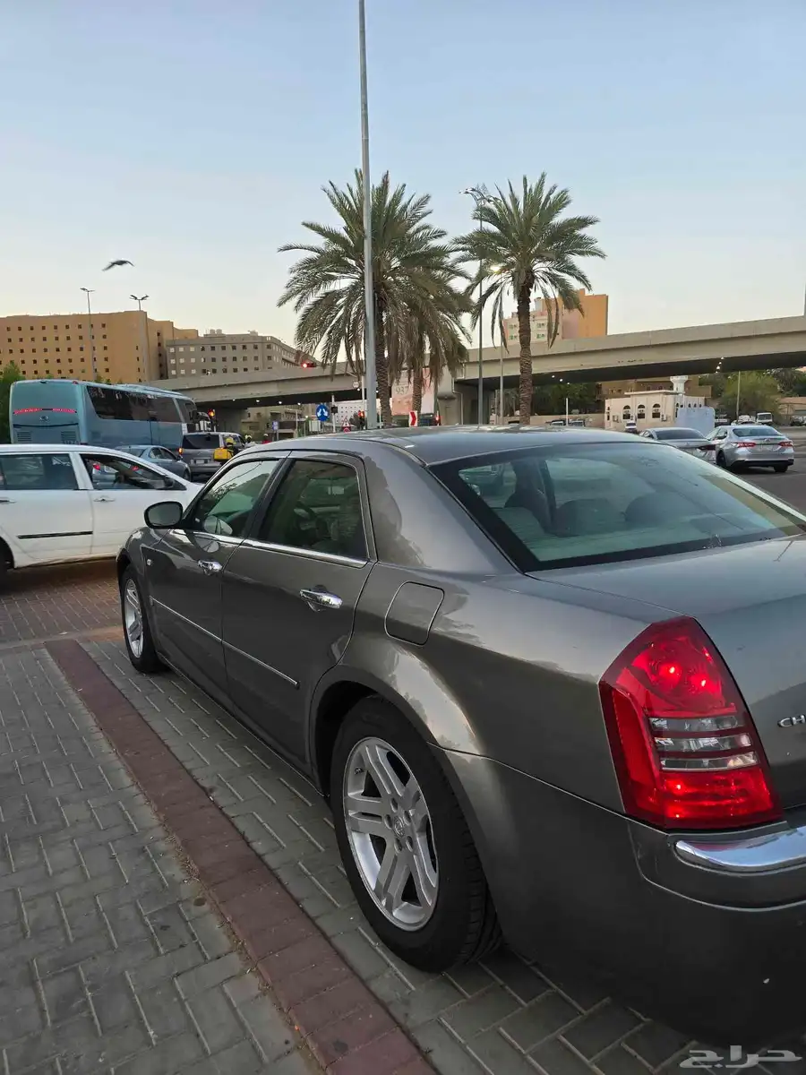 كرايسلر 300c موديل 2006 4