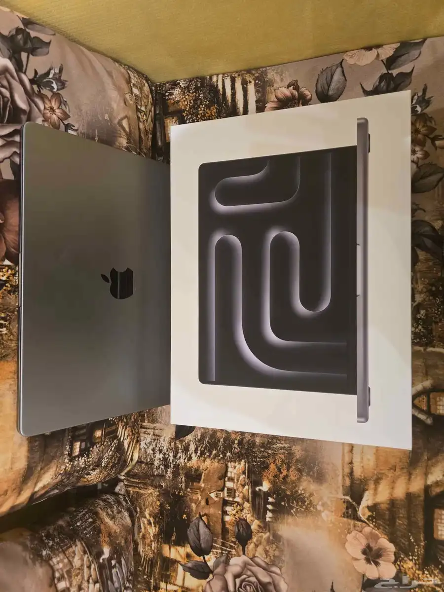 قابل للتفاوض mackbook pro m3 512gb 1