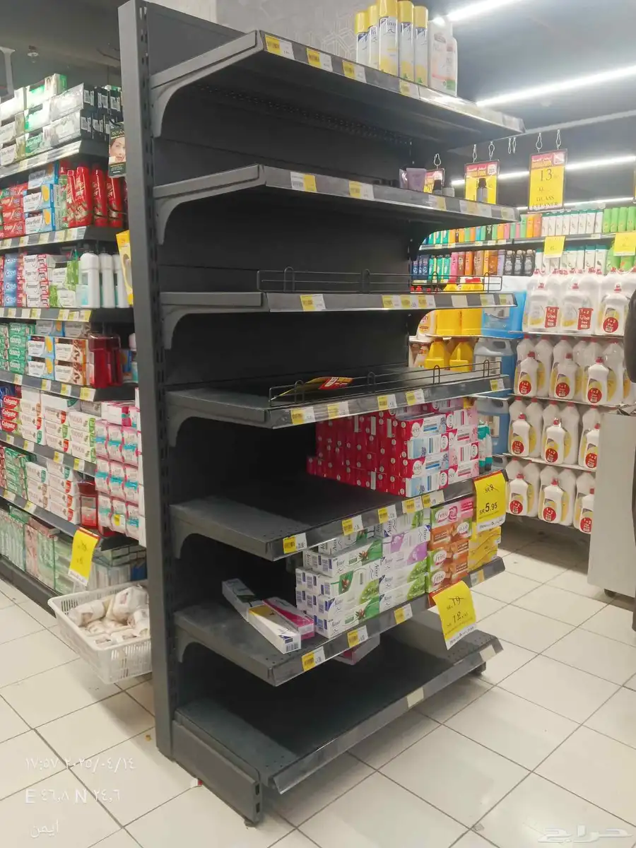 super market shelves 0