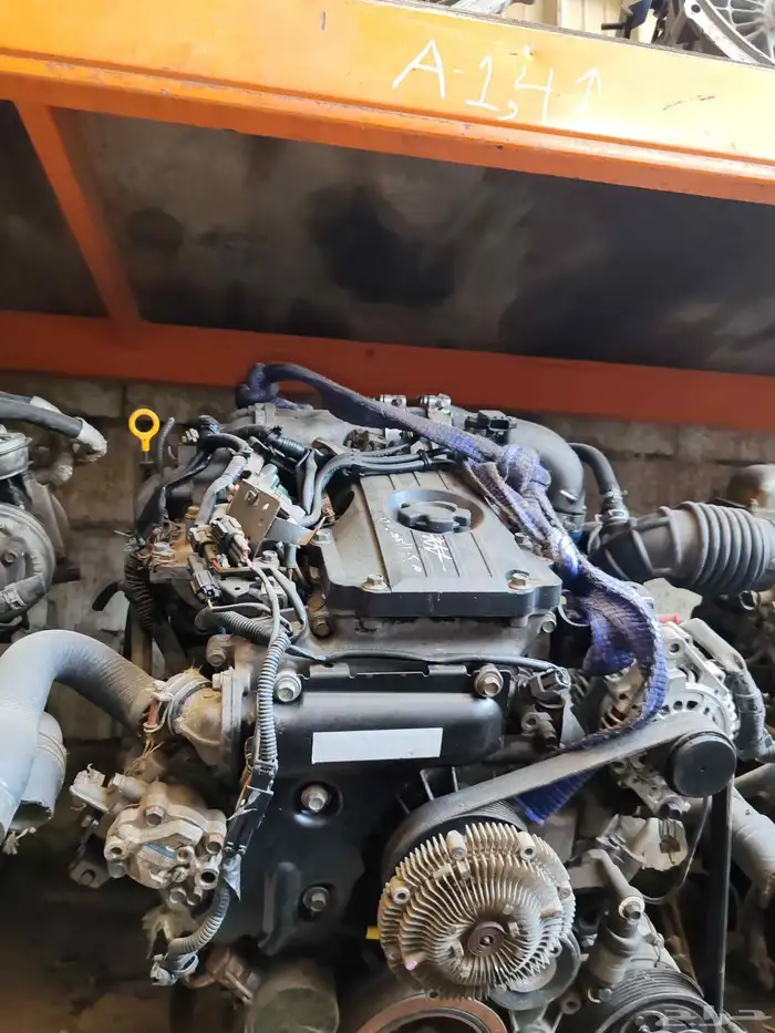 مكاين و قطع غيار نيسان وانيت باص دينا 5