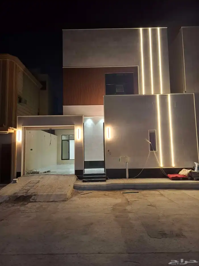 فيلا درج صالة 200 متر مؤسسة مصعد بها غرفة كبار سن 0