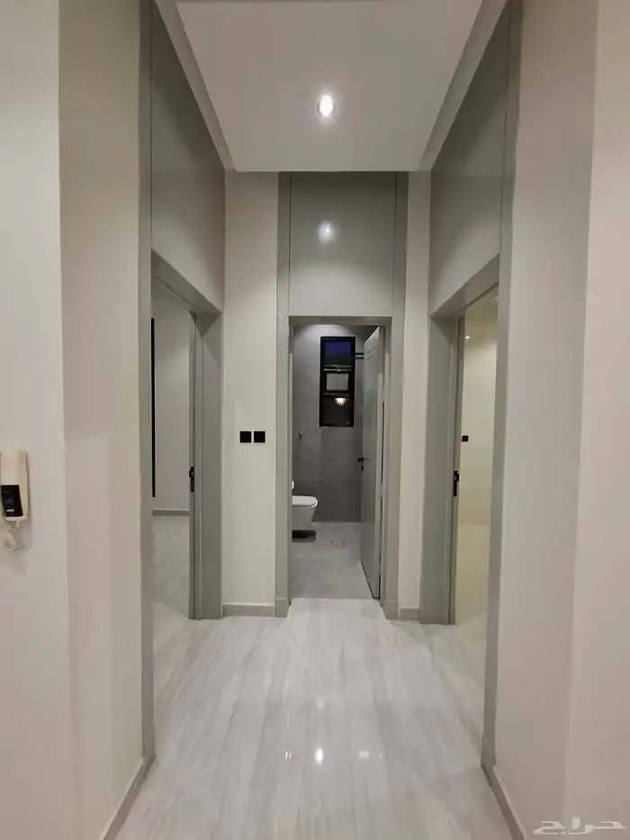 فيلا درج صالة 200 متر مؤسسة مصعد بها غرفة كبار سن 6