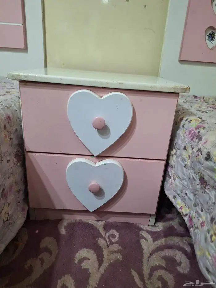 سريرين وكومدينه نظيفه للبيع ب 300 ريال 1