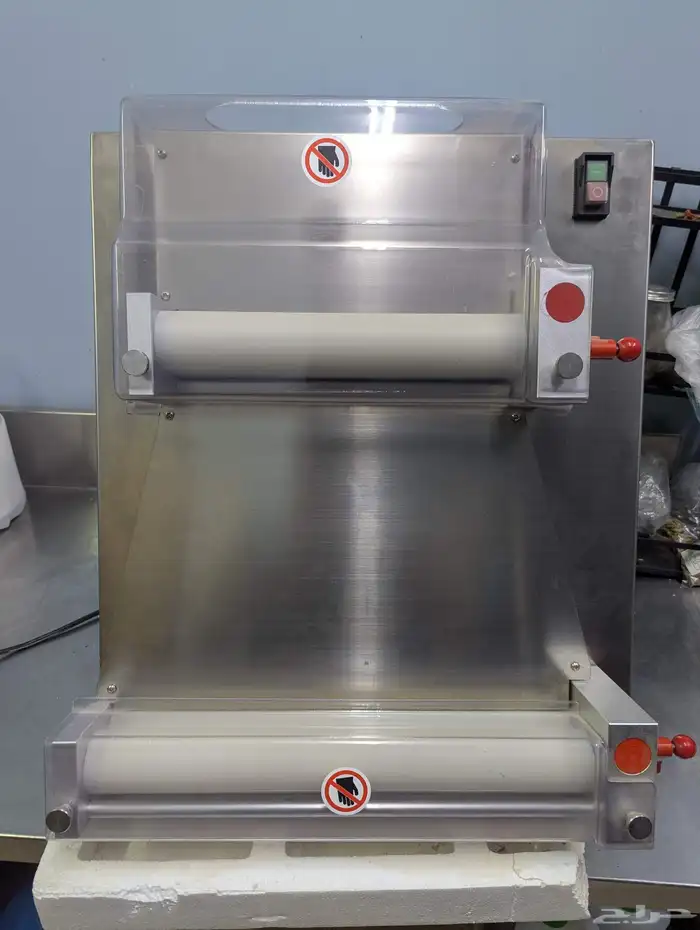 معدات مطاعم او مخبز جديده ( عجانة  فرادة عجين) 0