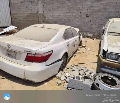 لكزس LS460 موديل 2009 ممشى 150 الف ميل صدمة في الواجهة الام 0