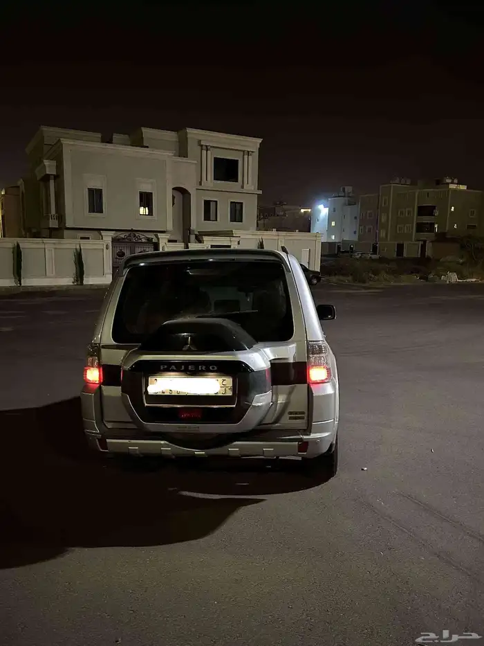 باجيرو 2015 فضي نظيف 2