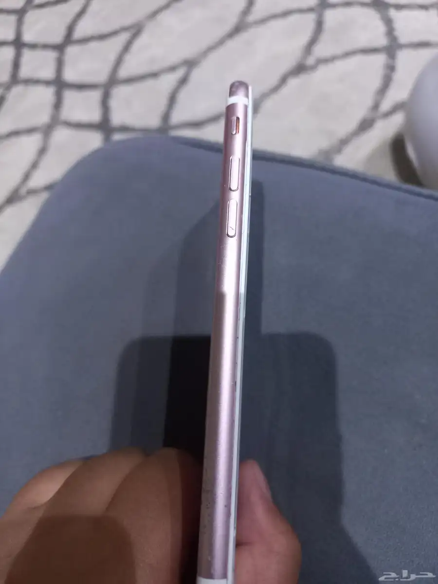 ايفون 8 للبيع بس في خارب اابطاريه بس تغير البطاريه السعر 50 2