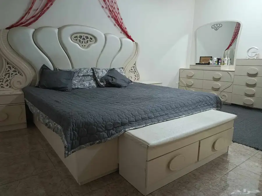 غرفه نوم شبه جديد 0