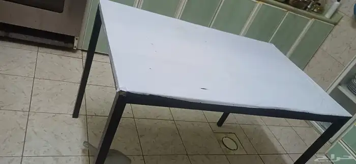 طاولة ايكيا مع اربعة كراسي 0