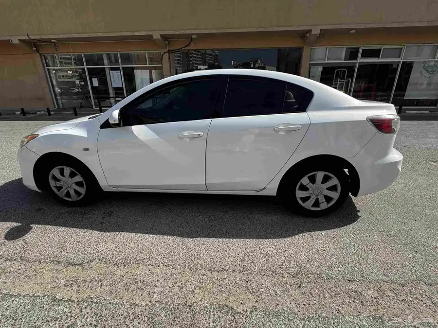 Mazda 3 1