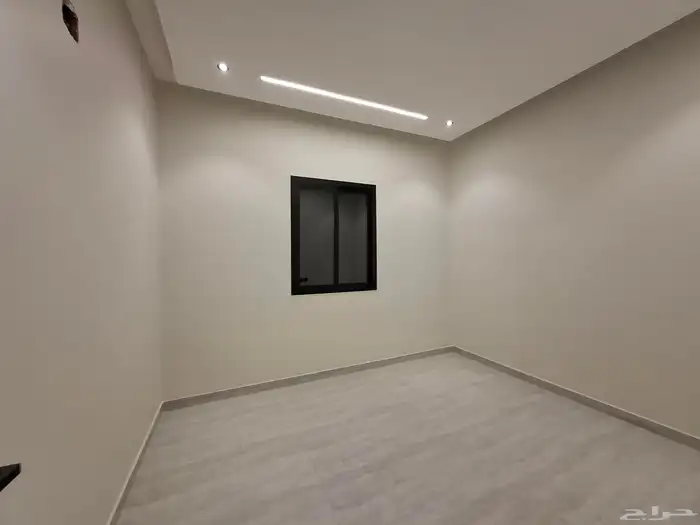 فيلا درج صالة 200 متر مؤسسة مصعد بها غرفة كبار سن 16