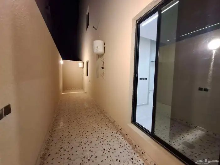 فيلا درج صالة 200 متر مؤسسة مصعد بها غرفة كبار سن 9