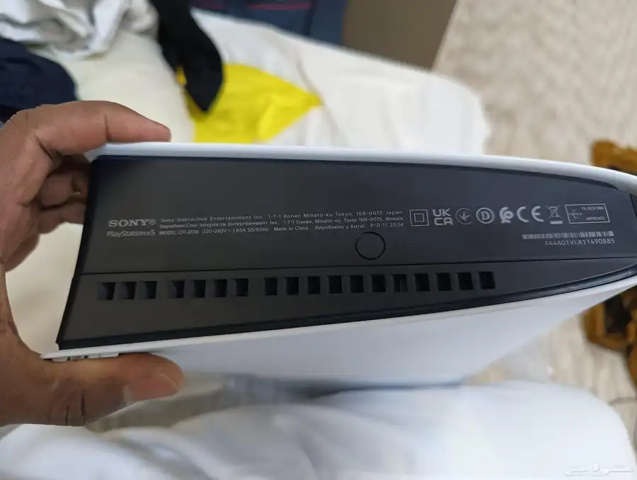 PS5 slim international version one month used with FIFA 2025 0
