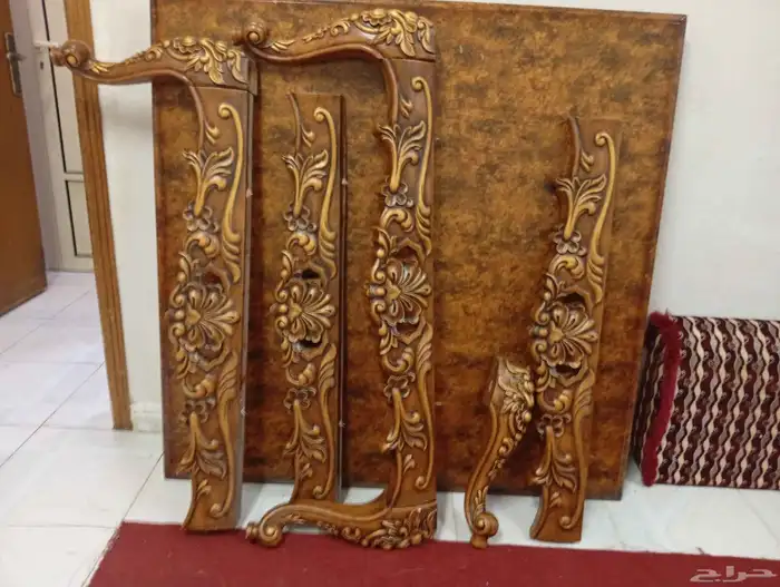 طاوله خشب نظيفه 1