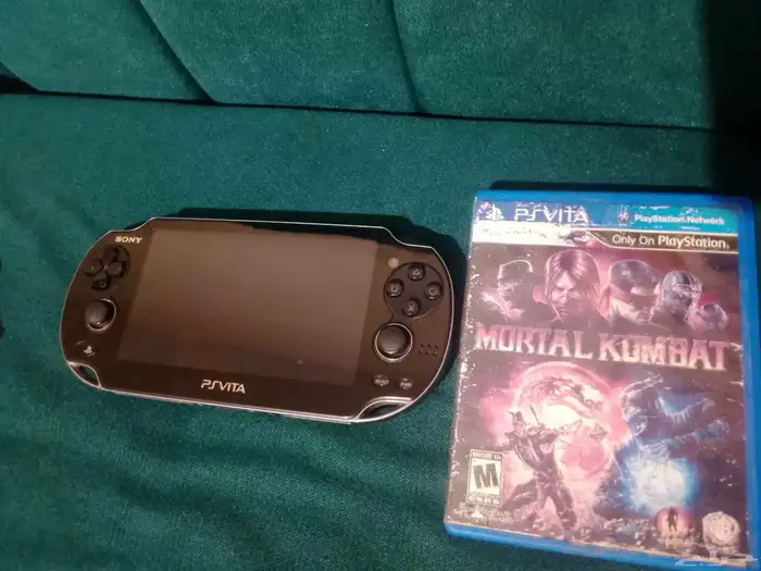 سوني فيتا مع جهازين psp 1