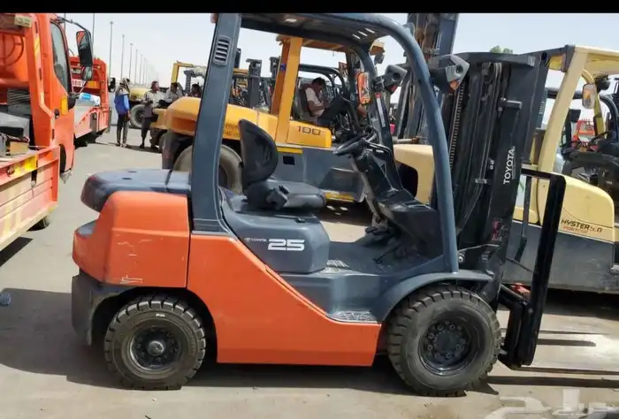 رافعة شوكيه للايجار الشهري والمشاوير forklift 4