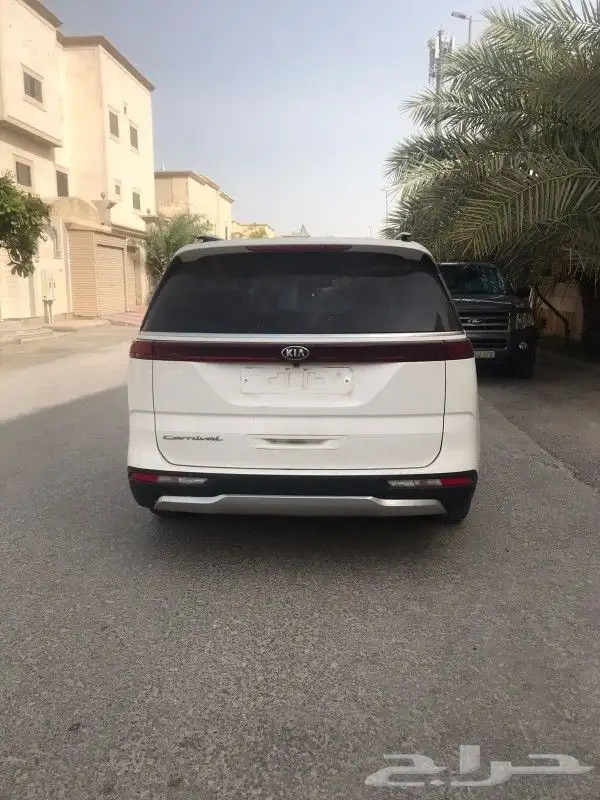 كيا كرنفال 2021 ديزل عداد 120 كم 3