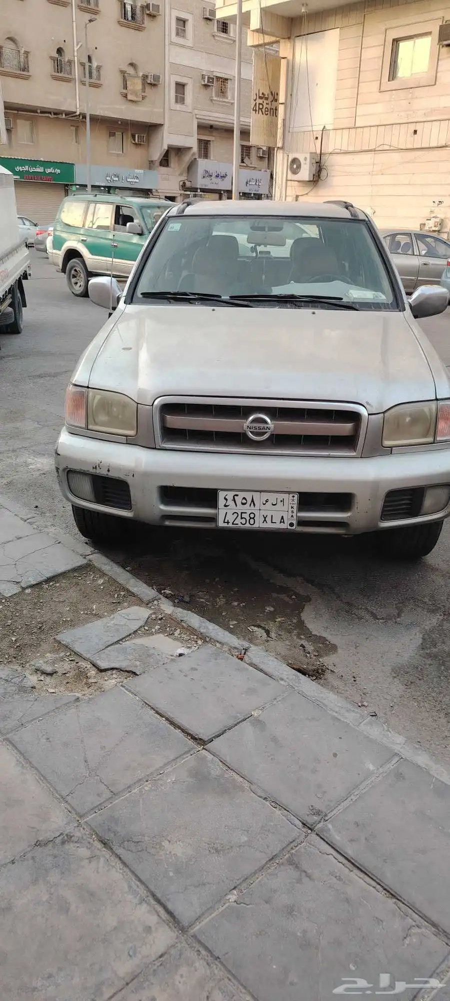 نيسان 3