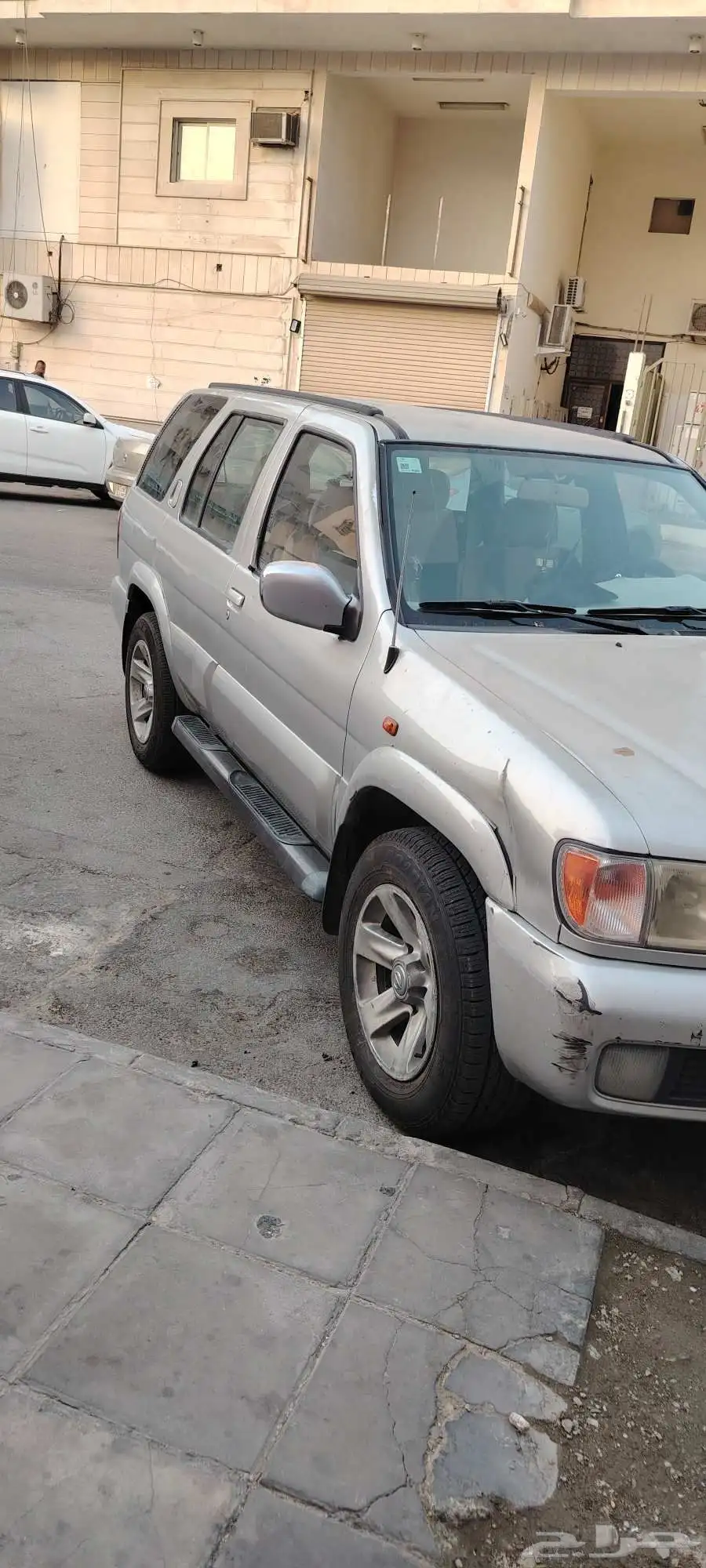 نيسان 2