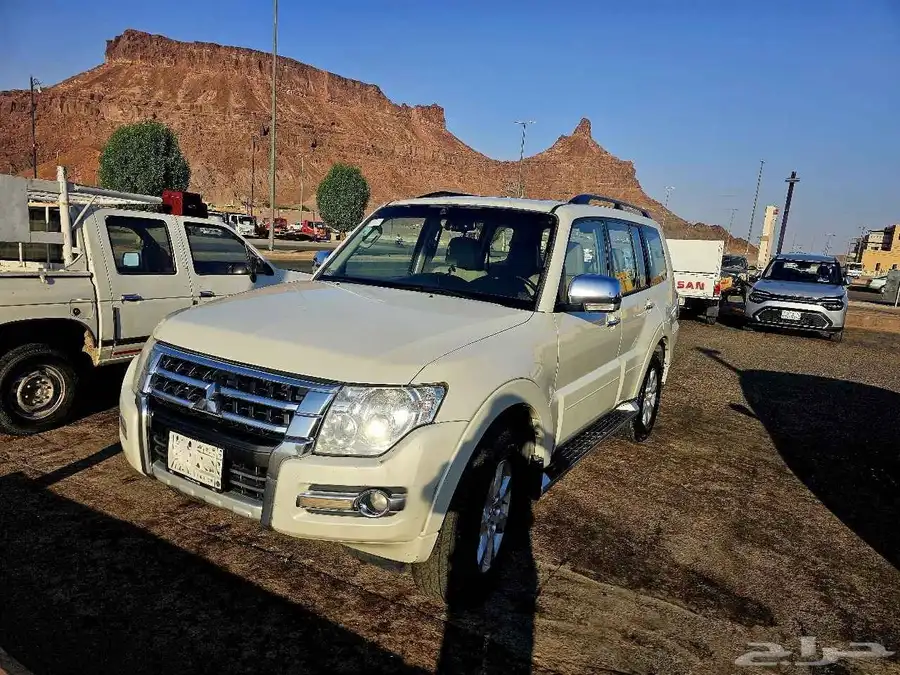 Pajero 2019 Mitsubishi Pajero 3.5L V6 - GCC Mint condition 3
