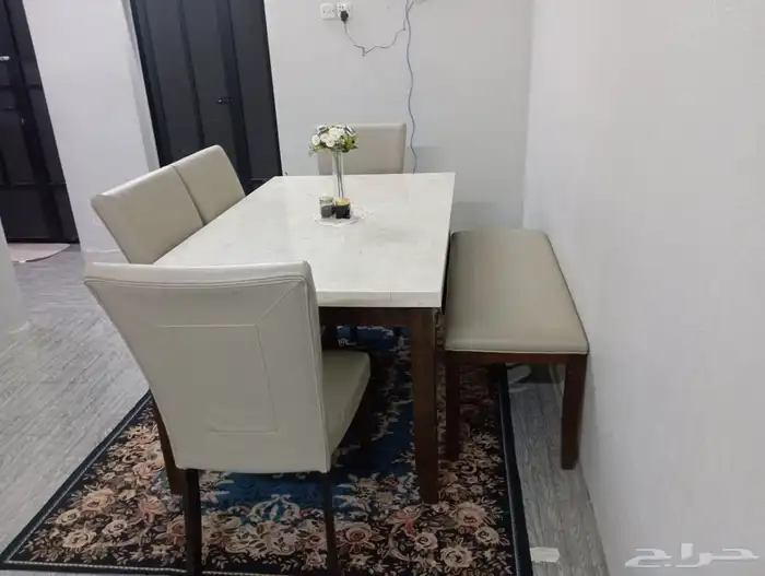 طاولة طعام 1
