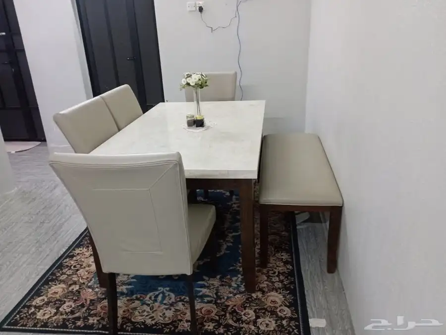 طاولة طعام 1