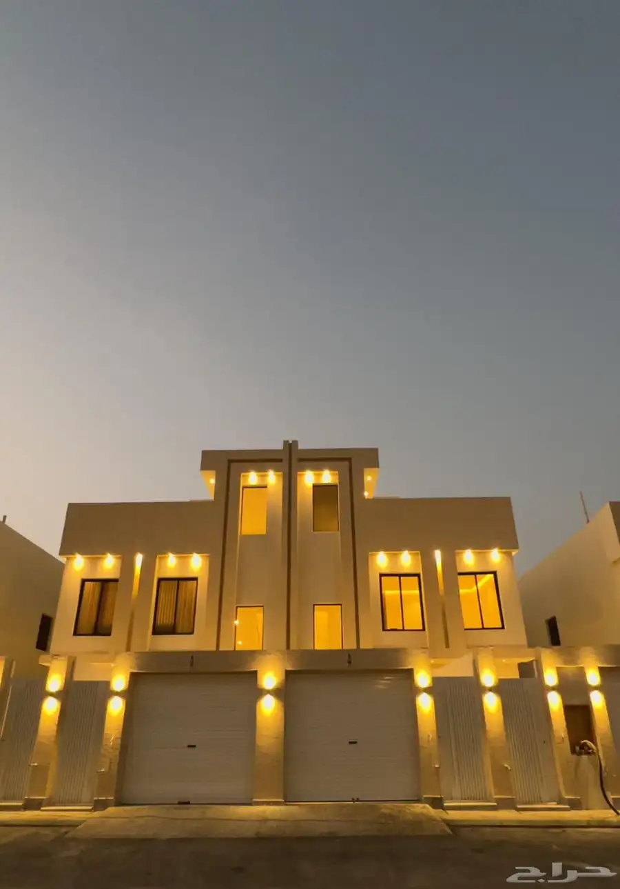دور للبيع مساحة 300 متر 0