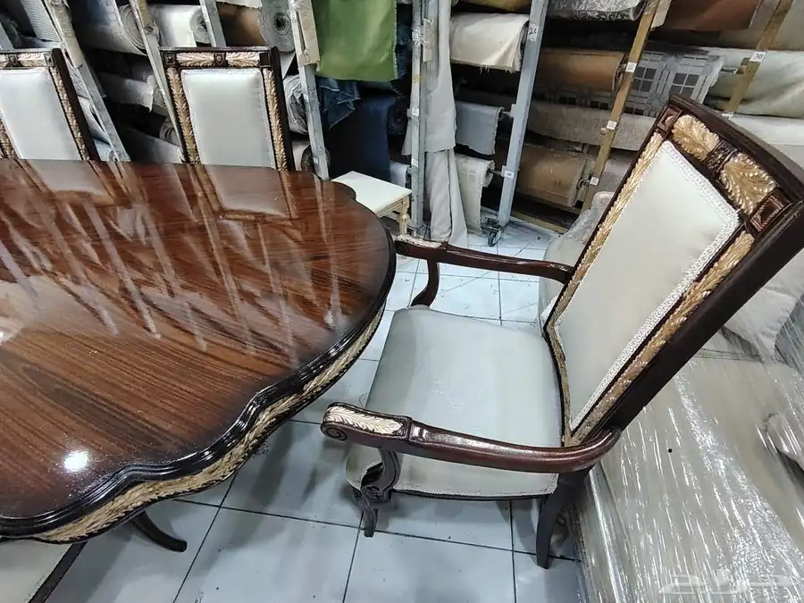 طاولة طعام 9 كراسي مجدد قماش وبويا جديد 5