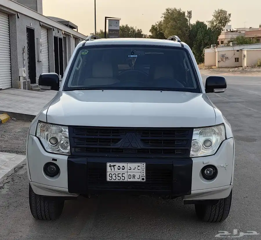 جيب باجيرو 2010 فل كامل نضيف 2