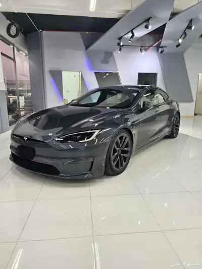 tesla s plaid 2022 model .. 2500km only  97431115455 index