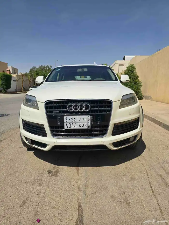 اودي q7 2008 نظيفة جدا جدا الممشى 180 0