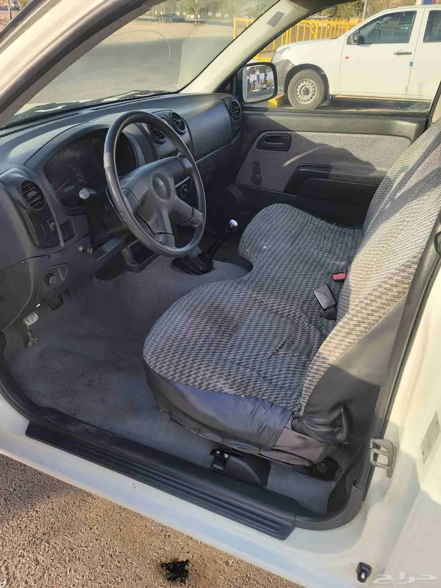 Isuzu model 2009 price 35000 4