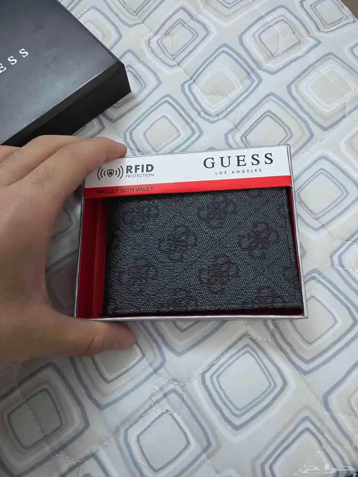 محفظه GUESS  اصلي 0