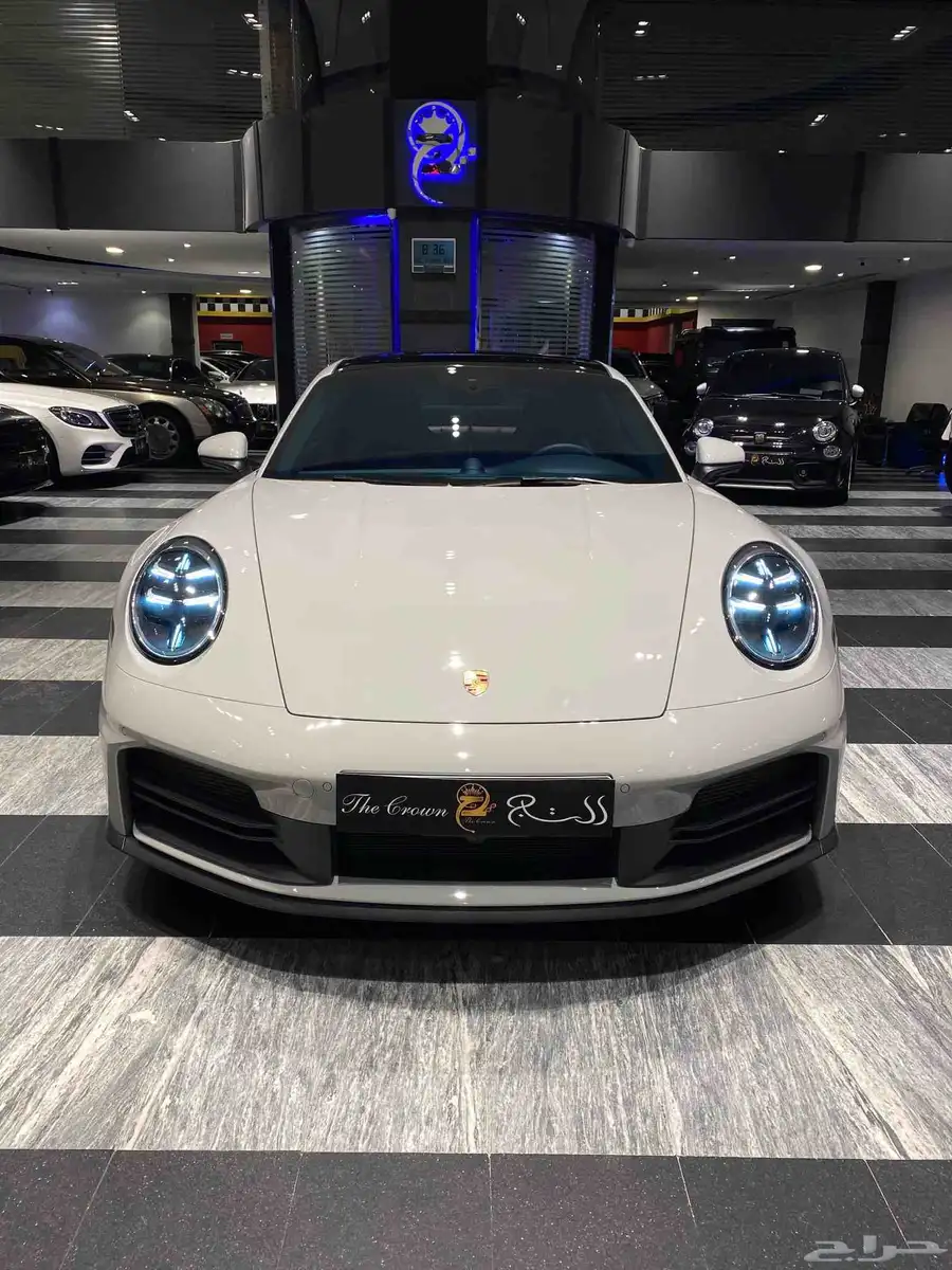 Porsche 911 Carrera 2025 1