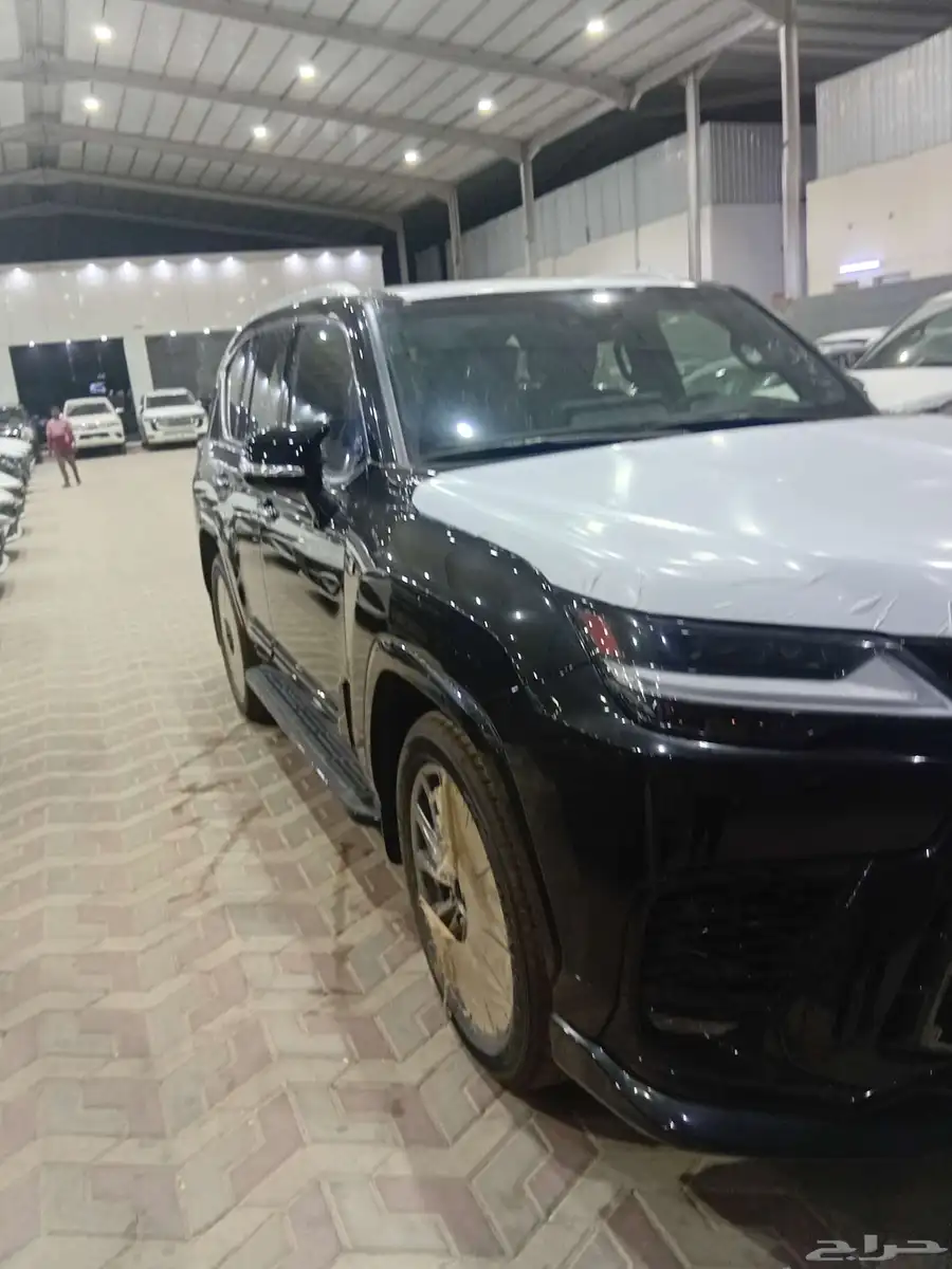 لكزس اف اسبورت عماني LX600 2024 4