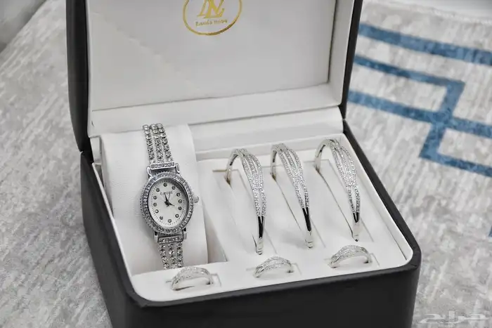 هدايا مخفضه لمن تحب اطقم ساعات 7