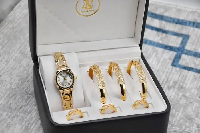 هدايا مخفضه لمن تحب اطقم ساعات 5