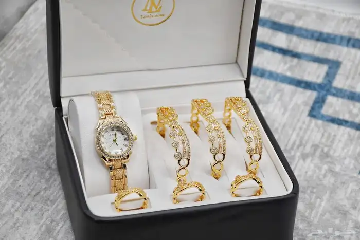 هدايا مخفضه لمن تحب اطقم ساعات 0