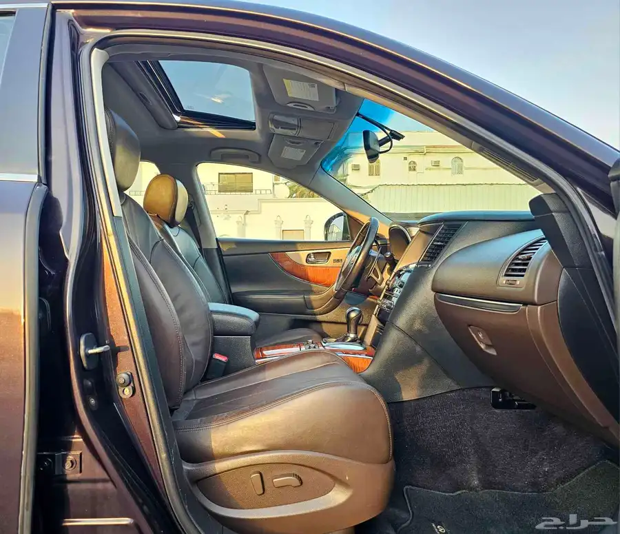 انفنيتي QX70 موديل 2016 فل كامل 26