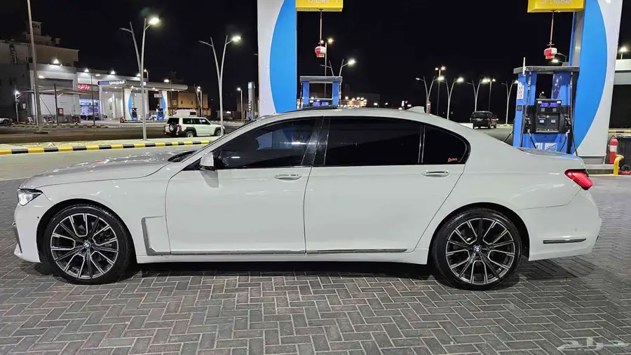 سياره نظيفه والبيع سمح BMW موديل 2009 محوله 2022 7