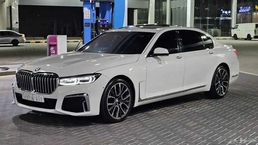 سياره نظيفه والبيع سمح BMW موديل 2009 محوله 2022 3