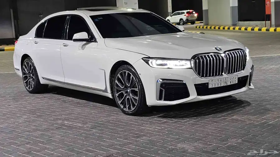 سياره نظيفه والبيع سمح BMW موديل 2009 محوله 2022 4