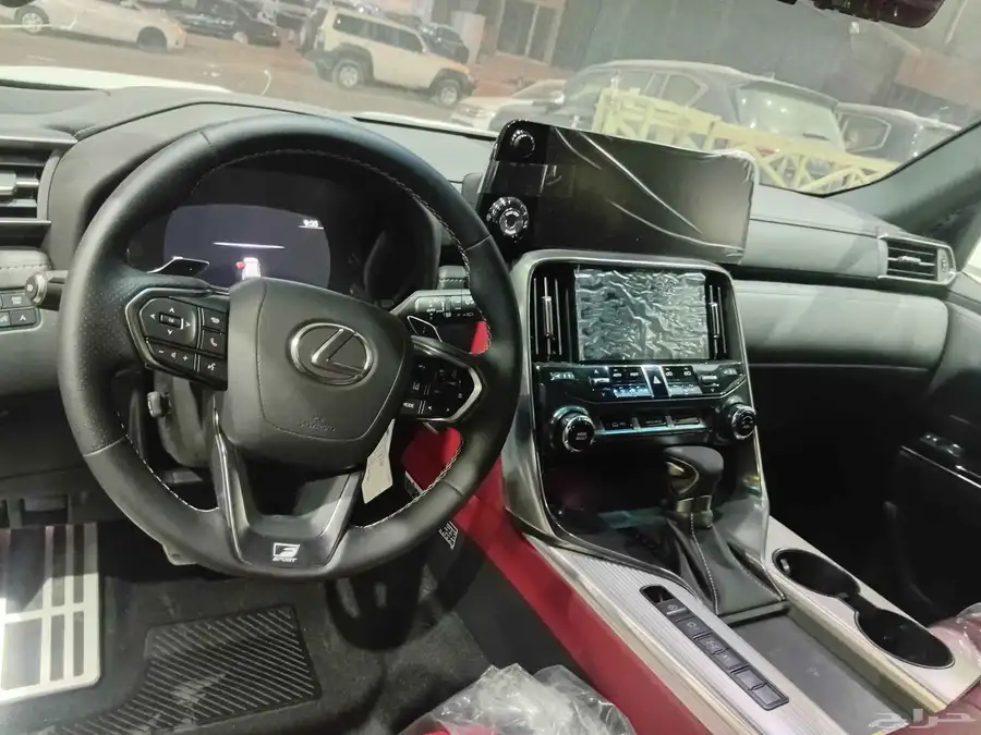 لكزس اف اسبورت عماني LX600 2024 8