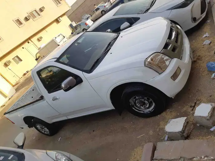 ايسوزو 2008للبيع فحص جديد استمارة منتهيه سنه ماشي 40الف 2