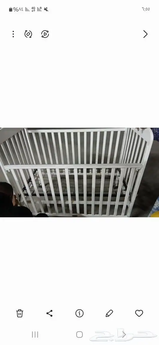 سرير اطفال للبيع فيه كسر تحت غير مؤثر 0