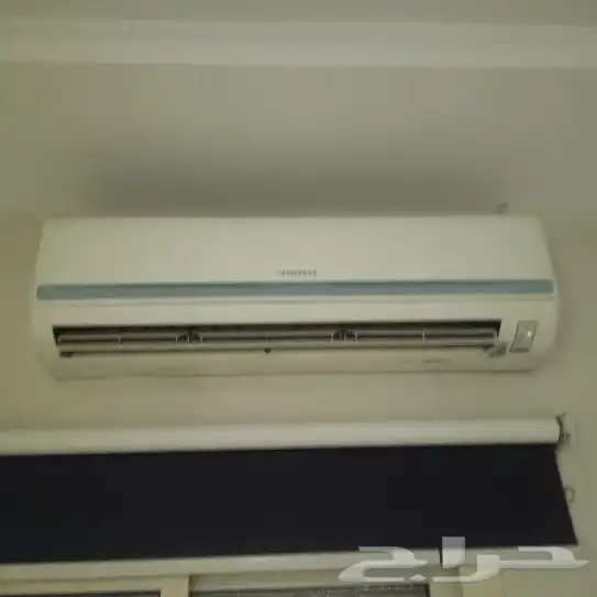 مكيف اسبليت نظيف وكرسين وطاوله للبيع وكنب حرف ال 4