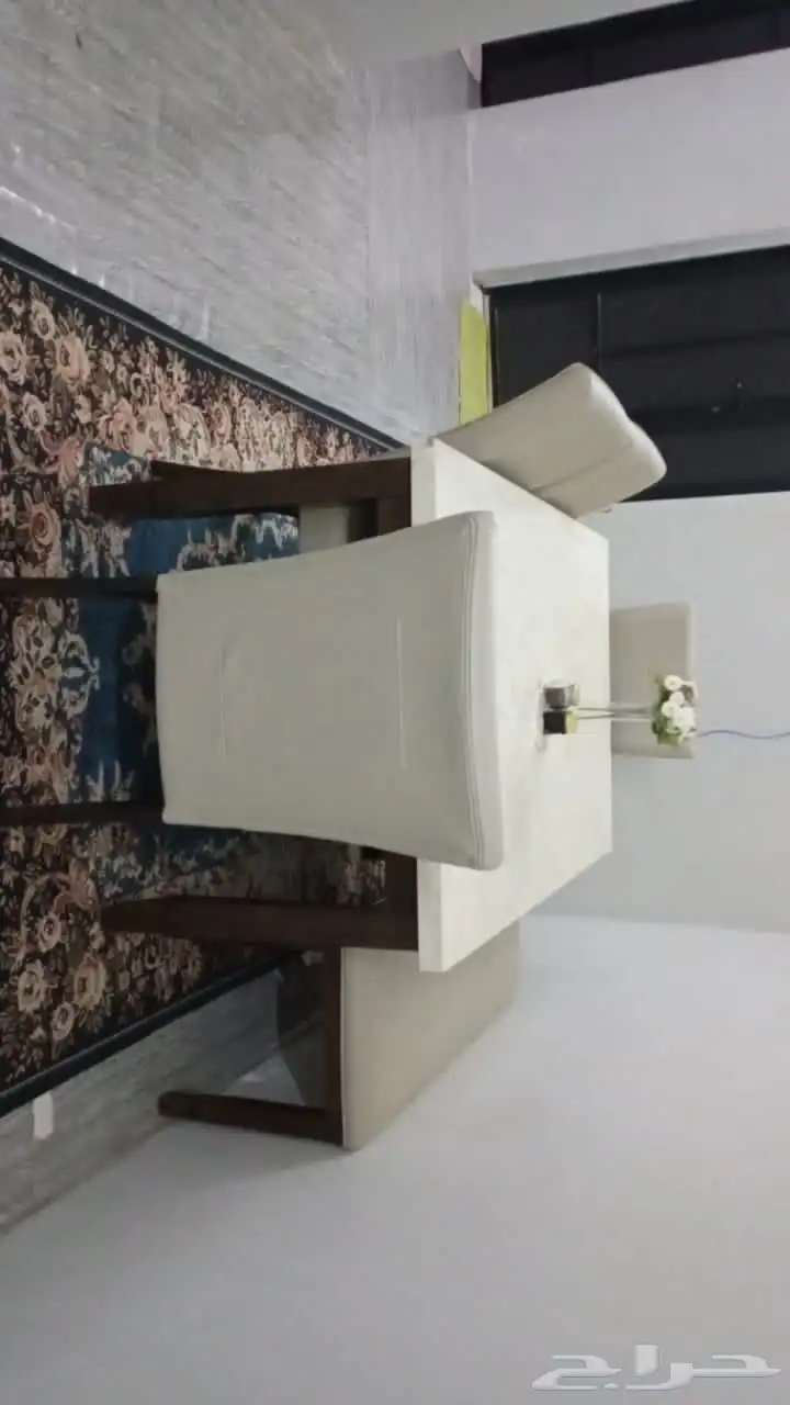 طاولة طعام 0