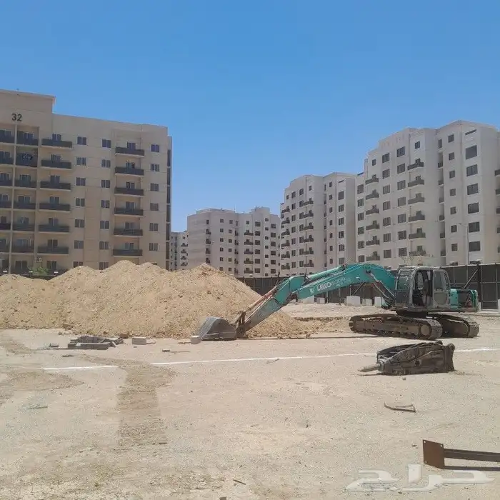 بوكلين لايجار حفر الاراضي وردمها وتوريد الصبيص والدبش 0