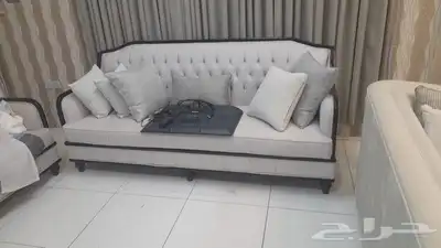 فني تفضل جميع انواع الكنب والستاير تنجيد وتلبيس كنب 24