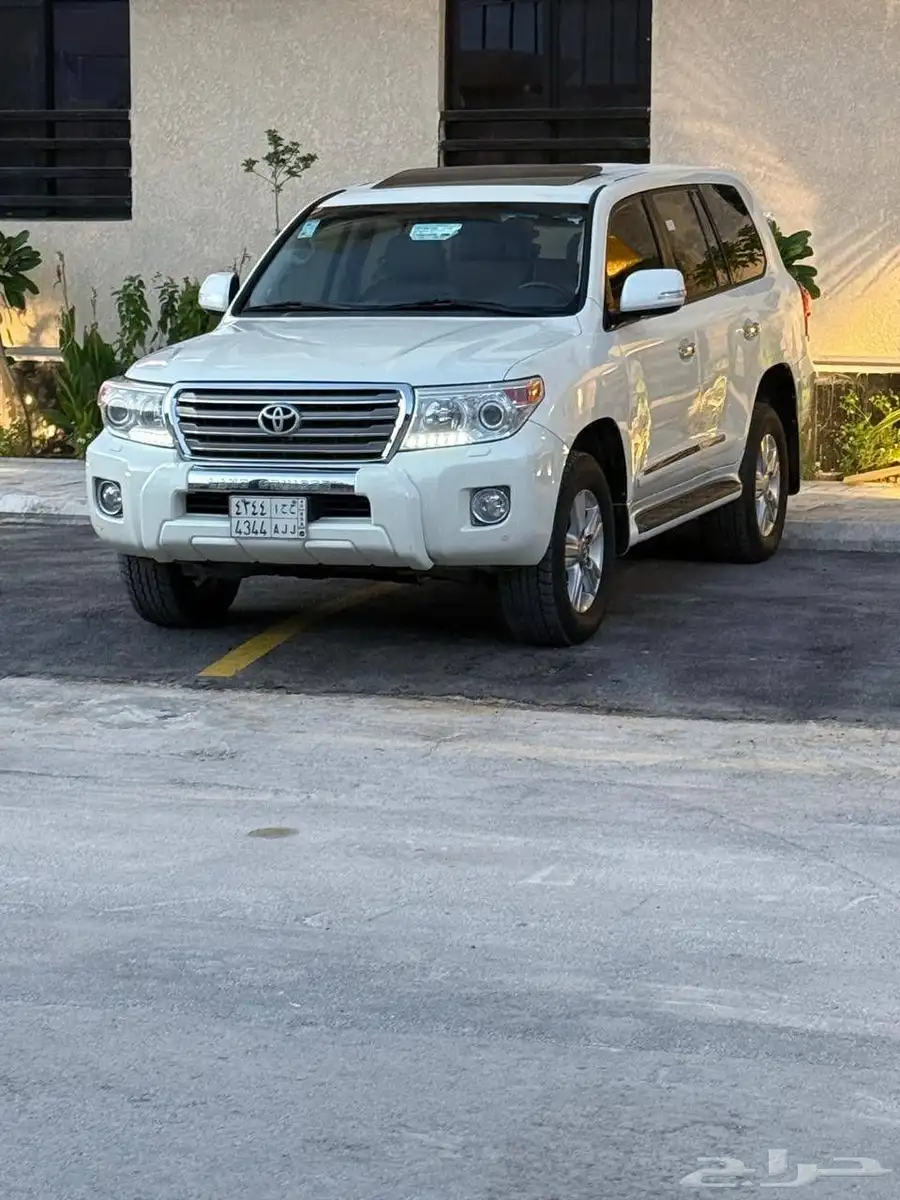 جيب لاندكروزر 2013 vxr الممشى 370 الف تقريبا شد بلد 5